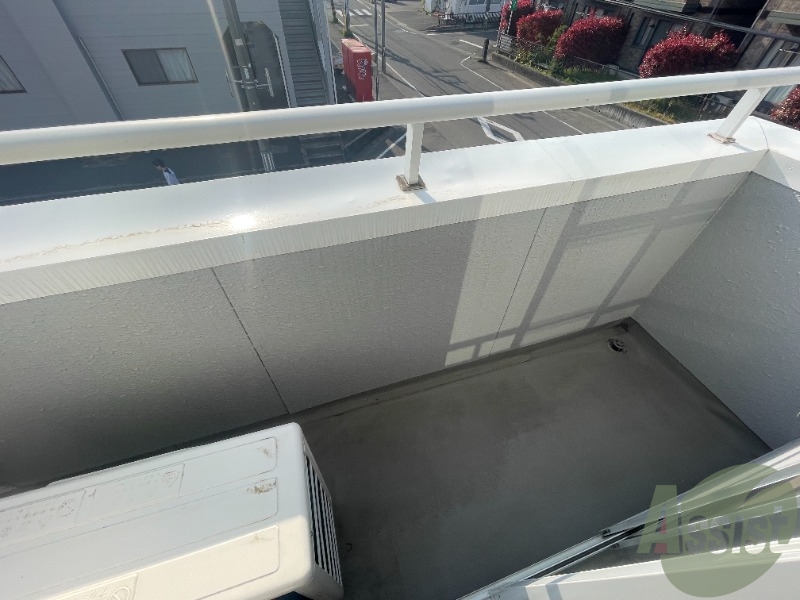 バルコニー　洗濯物を干すスペースが確保されていました。