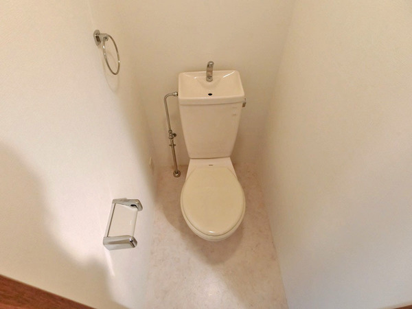 リーガル西長堀のトイレ写真