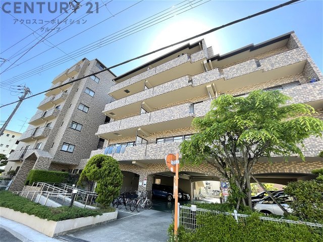 建物外観　宅配BOX付きで不在時も便利です！