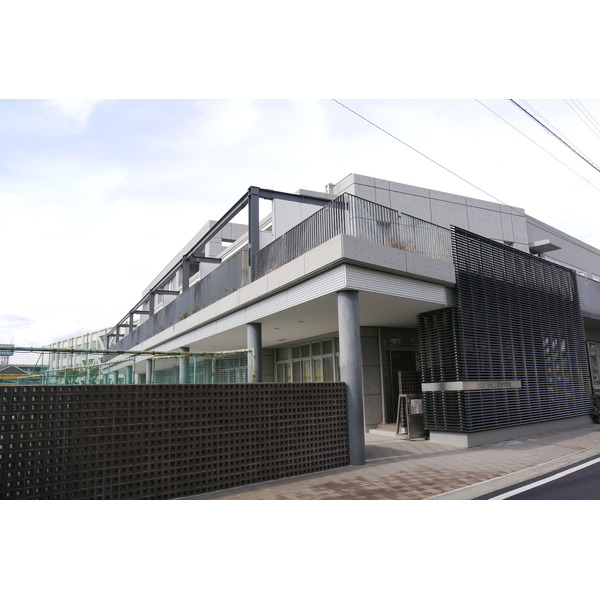 中学校　北名古屋市立師勝中学校（中学校）まで938m