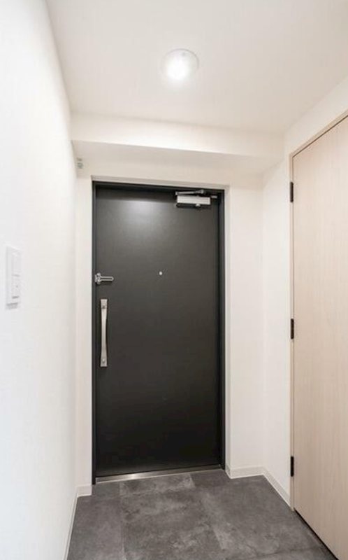 アソシエール大倉山の玄関写真