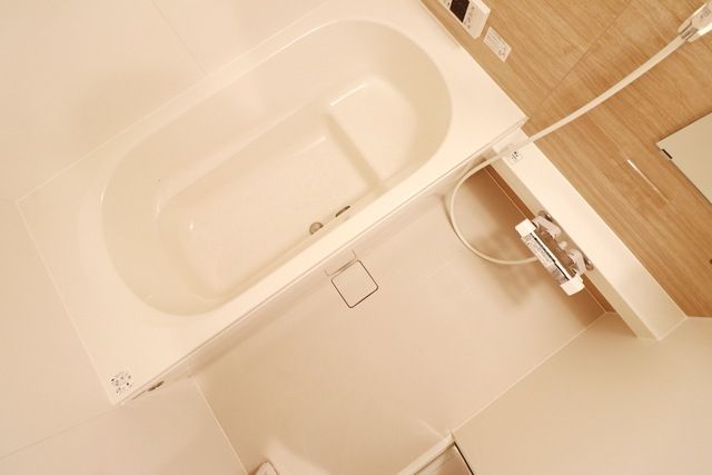 バス・シャワールーム　同物件別部屋写真