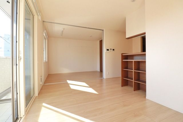 居室・リビング　同物件別部屋写真
