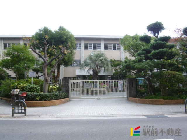 小学校　東住吉小学校（小学校）まで300m