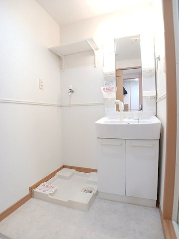 洗面設備　使いやすい洗面所です