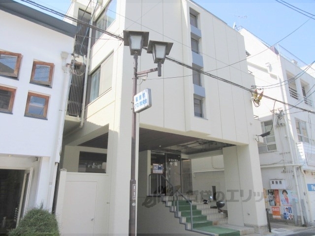 聖護院アパルトメントの外観写真