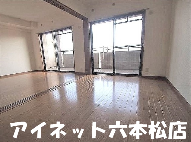 地下鉄七隈線 賀茂駅 徒歩17分 7階建 築24年の居間写真