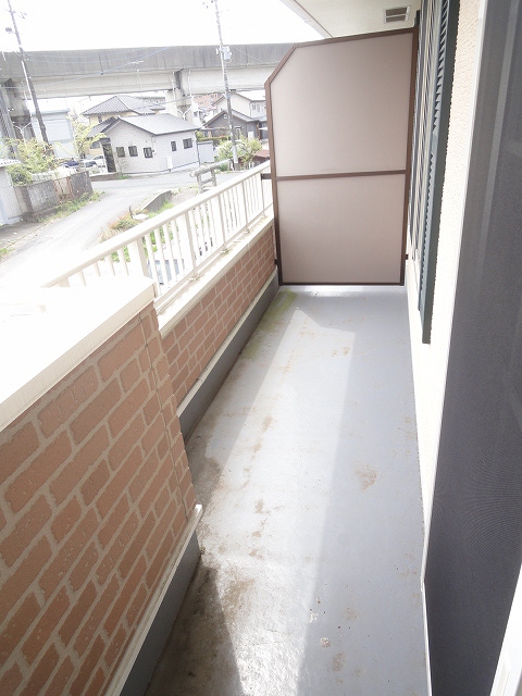 バルコニー　ワイドなバルコニーで洗濯物が沢山干せます！