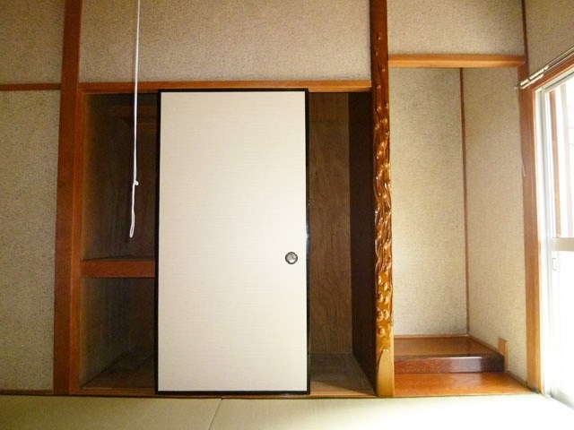 収納　各和室に押入ついてます☆