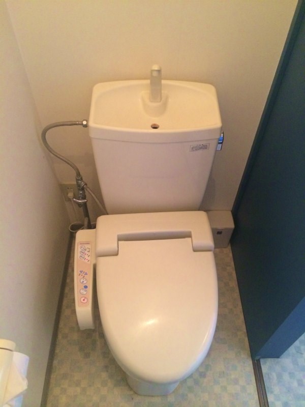 トイレ　★お引越しに便利な家電・家具付★一部撤去可！