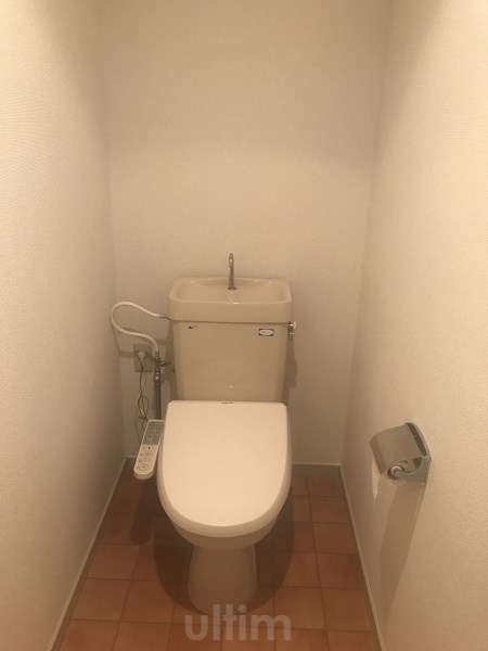 トイレ　※別のお部屋の写真です