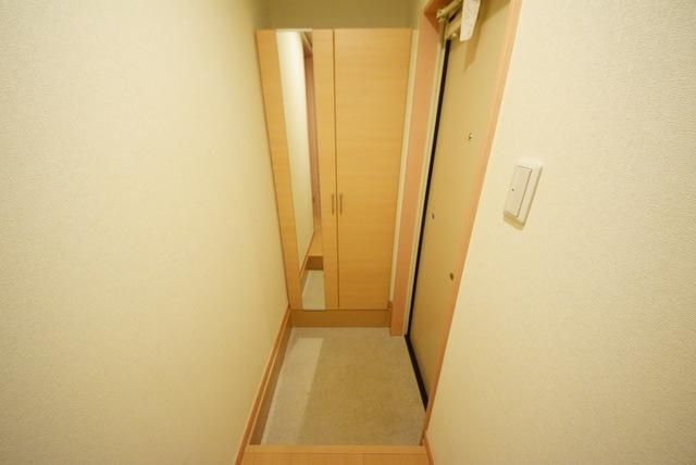 玄関　★シューズＢＯＸ付の玄関です★
