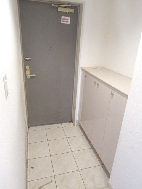 玄関　★お問い合わせはタウンハウジングまで★