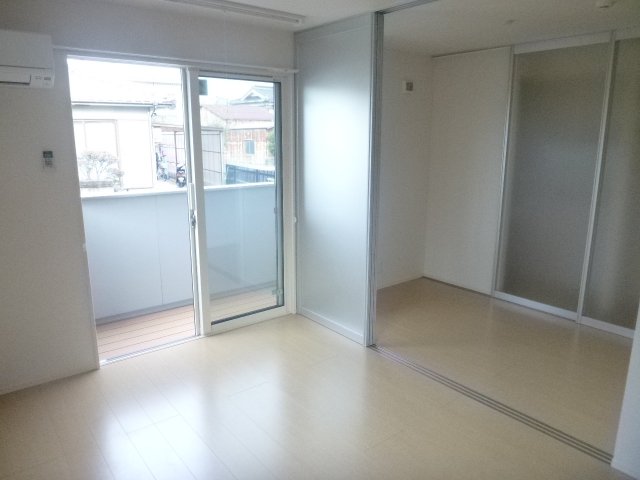 居室・リビング　※別部屋写真です