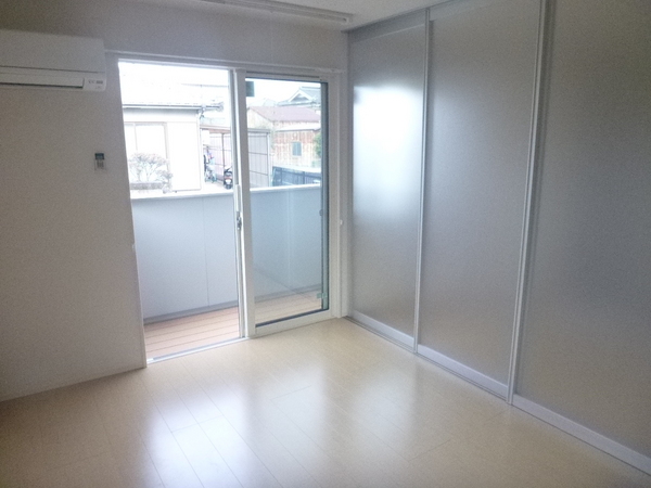 居室・リビング　※別部屋写真です