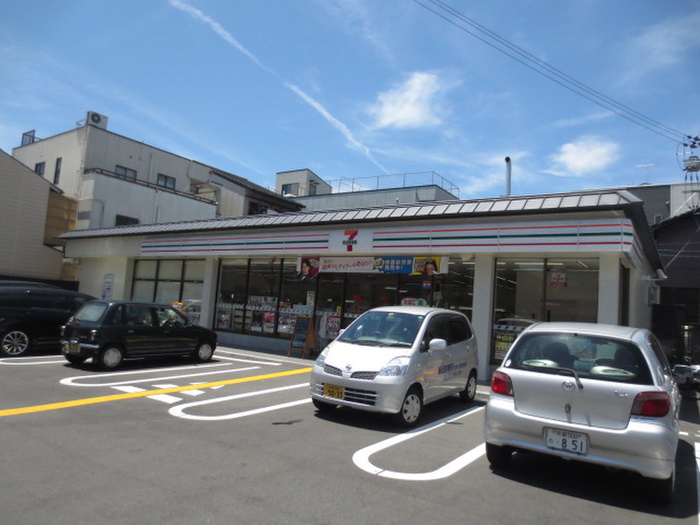 コンビニ　セブンイレブン（コンビニ）まで250m
