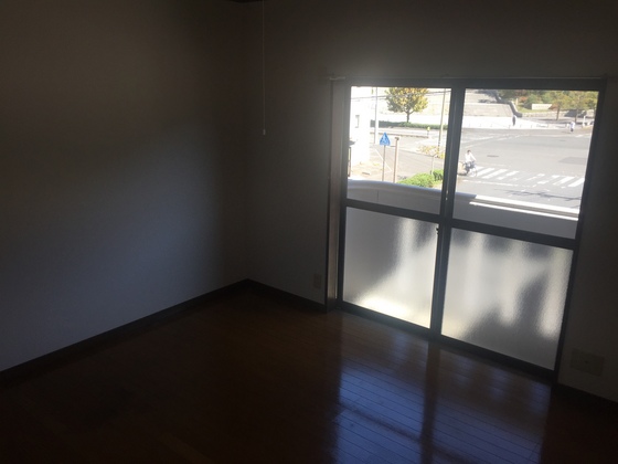 居室・リビング　別号室のお部屋です