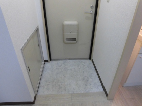 玄関　※別部屋の写真です
