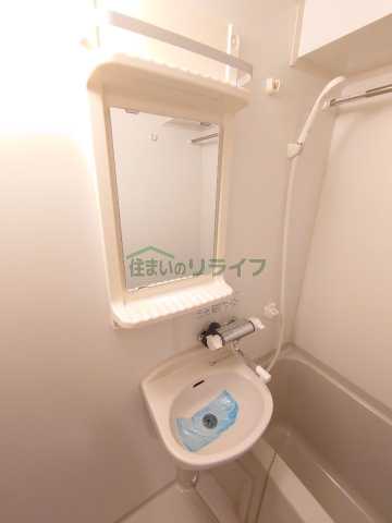 洗面設備　参考写真　別のお部屋のお写真です