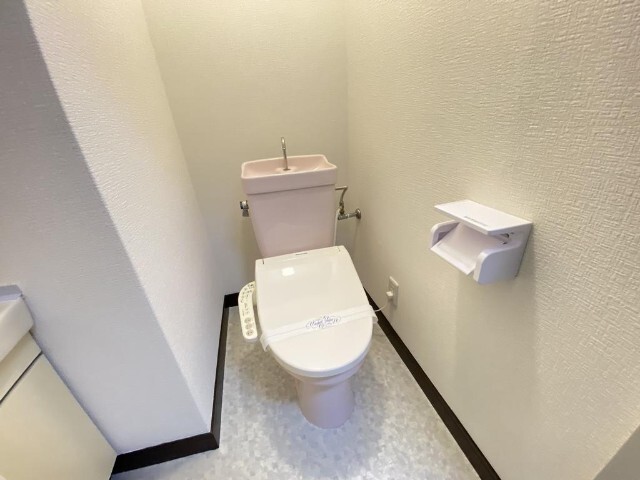 トイレ　同物件別室のイメージ写真