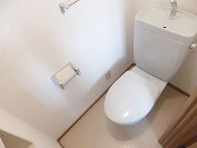 トイレ　トイレも清潔感溢れてます！