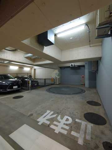 駐車場　ＲＩＳＩＮＧ　ＳＵＮ　恵比寿二丁目