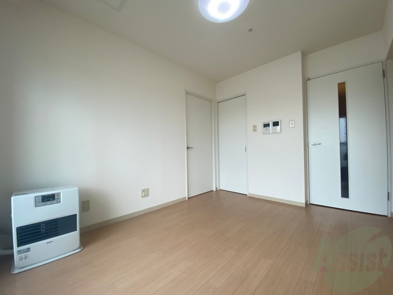 居室・リビング　広くてキレイなお部屋が広がっていて、充実した生活が送れそう。