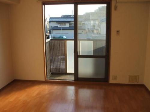 居室・リビング　あたたかな雰囲気のお部屋で暮らしましょ