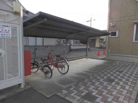 ＪＲ山陽本線 福山駅 バス乗車時間：15分 最寄りバス停で下車 徒歩2分 3階建 築17年の外観写真