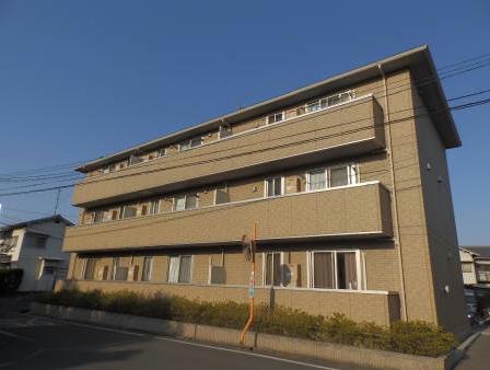 ＪＲ山陽本線 福山駅 バス乗車時間：15分 最寄りバス停で下車 徒歩2分 築17年