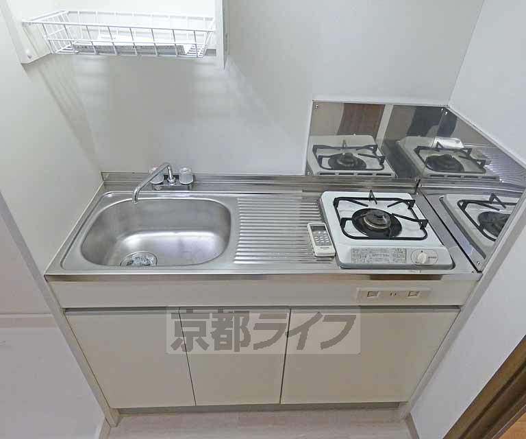 【京都市北区衣笠氷室町のマンションのキッチン】