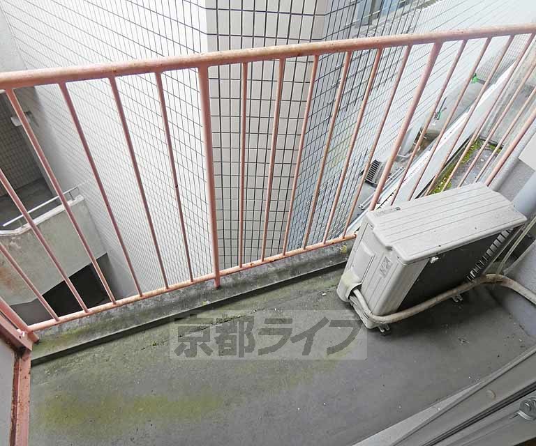 【京都市北区衣笠氷室町のマンションのバルコニー】