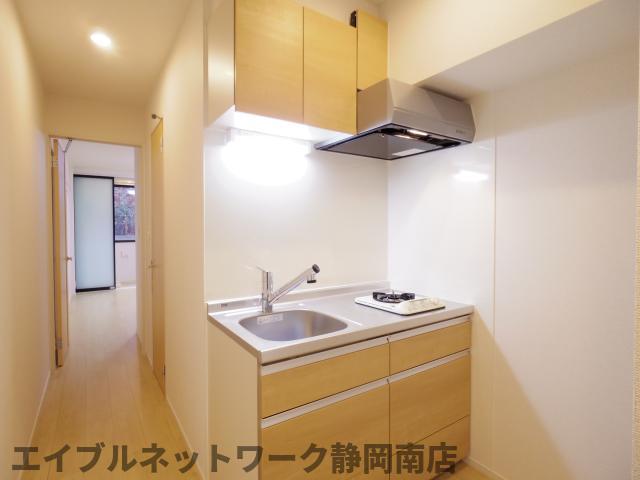 キッチン　コンパクトなキッチンで掃除もラクラク
