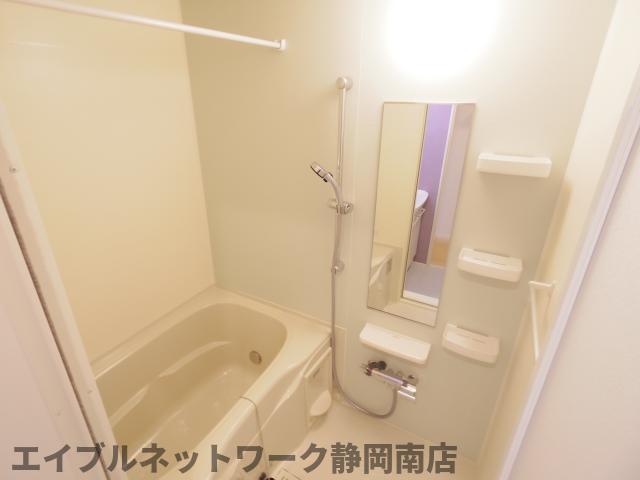 バス・シャワールーム　日々の疲れを癒すお風呂付です