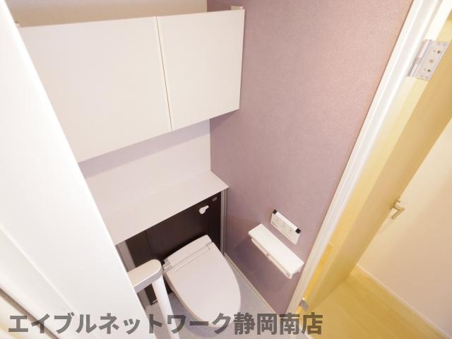 トイレ　落ち着いたトイレです