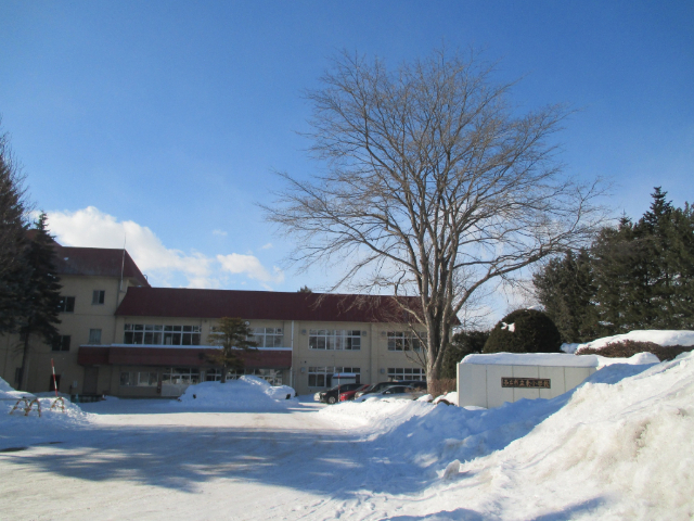 小学校　帯広市立東小学校（小学校）まで983m
