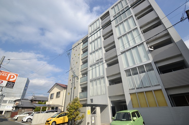 広島市南区翠のマンションの建物外観