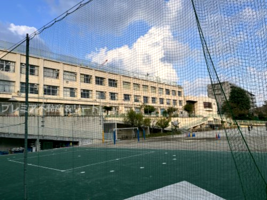 小学校　大田区立馬込第三小学校（小学校）まで787m
