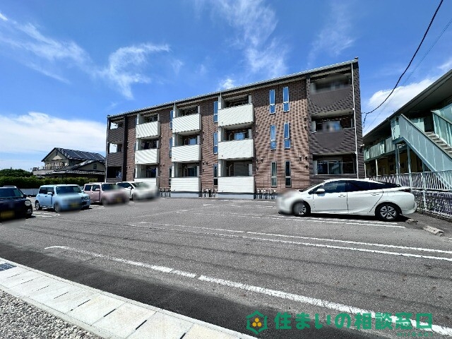額田郡幸田町大字横落のアパートの建物外観
