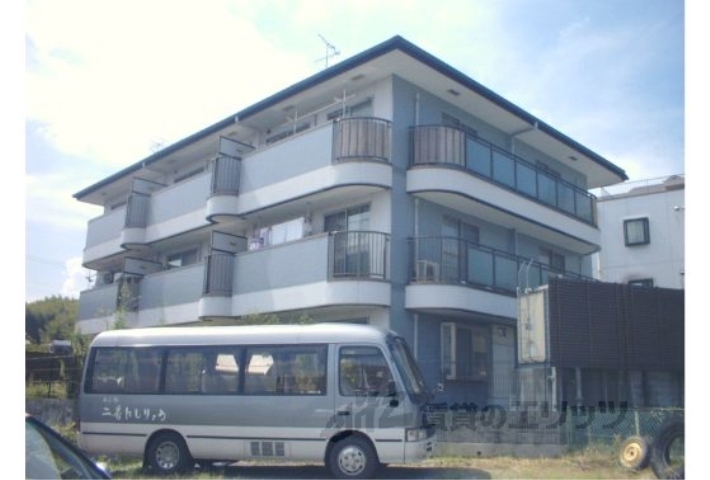京都市西京区樫原硲町のマンションの建物外観