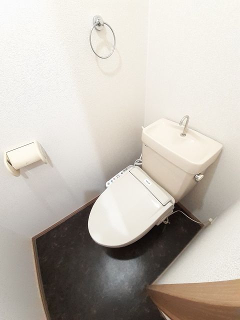【岡山市東区楢原のアパートのトイレ】