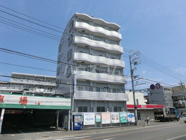 静岡市駿河区馬渕のマンションの建物外観