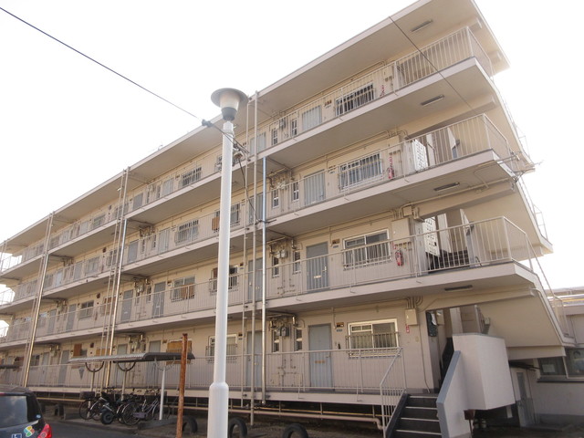 倉敷市東塚のマンションの建物外観