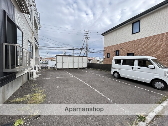 駐車場　エントランス