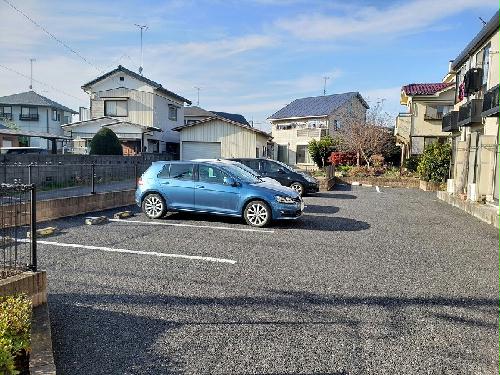 【レオパレスディアタウンＣの駐車場】