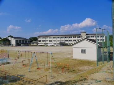 【セピアコート平城山の小学校】