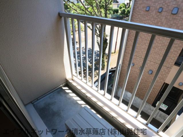 バルコニー　バルコニーからの眺めを楽しみながら食事をしませんか
