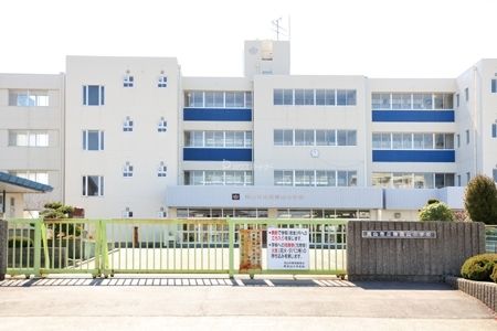 【流山市南流山のマンションの小学校】