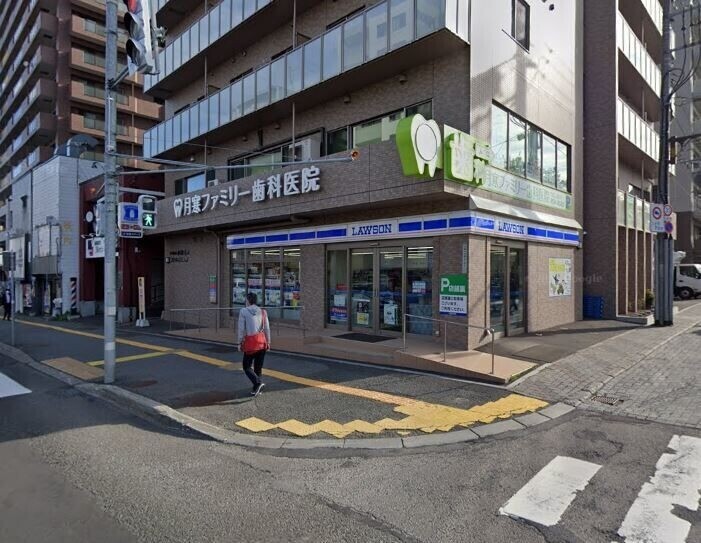 コンビニ　ローソン札幌月寒中央通店（コンビニ）まで121m