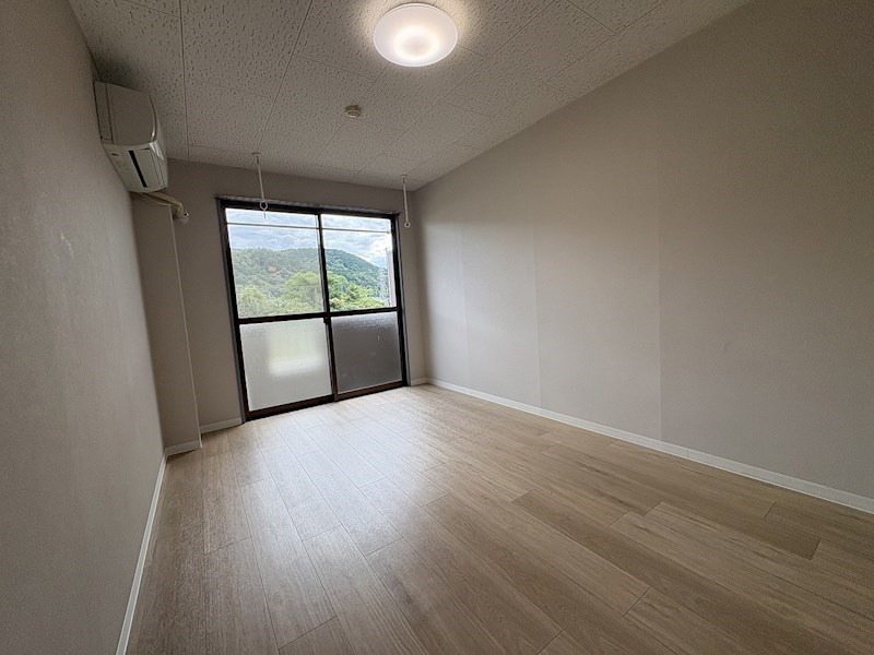 その他部屋・スペース　南向きの明るいお部屋です。